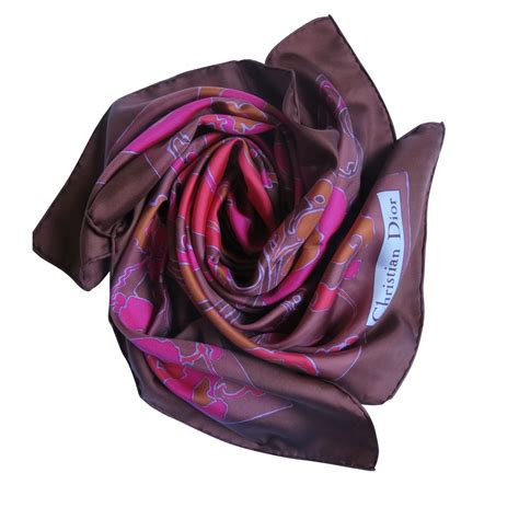 foulard luxe dior|foulard carré de soie.